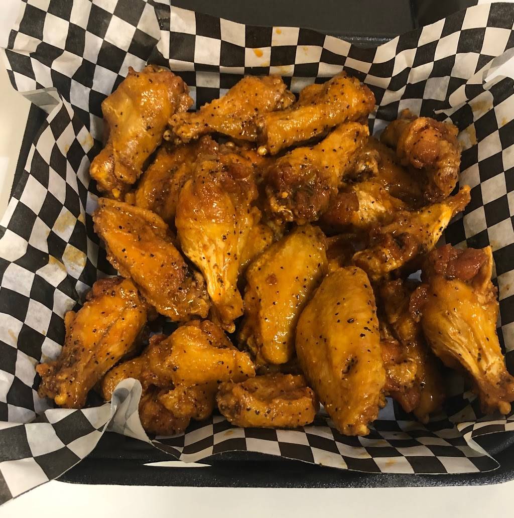 Big Mamas Wings & Things | restaurant | 2833 N Green Valley Pkwy, Henderson, NV 89014, USA | 7024050599 OR +1 702-405-0599