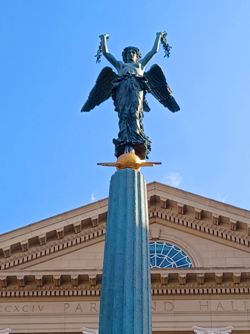 The Green Dragon | restaurant | 3889 Maple Ave, Dallas, TX 75219, USA | 2146618231 OR +1 214-661-8231