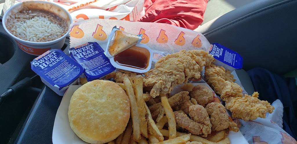 Popeyes Louisiana Kitchen | restaurant | 2903 Clark Ave, Cleveland, OH 44109, USA | 2166340770 OR +1 216-634-0770