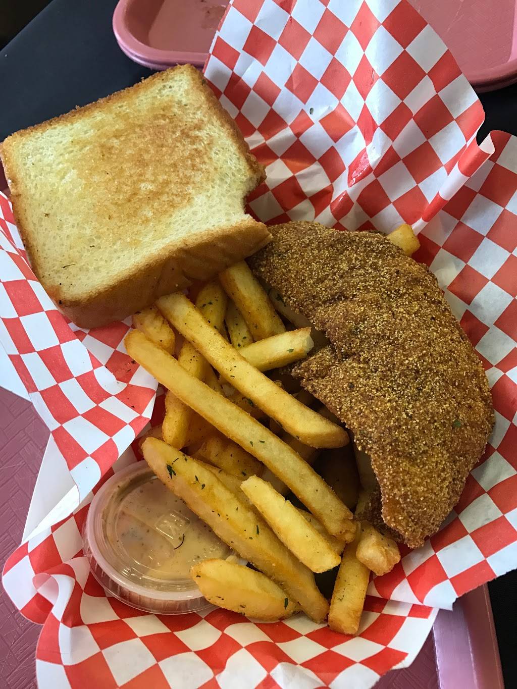 Snappy Catfish | restaurant | 3534 N Hampton Rd, Dallas, TX 75212, USA | 2148193862 OR +1 214-819-3862