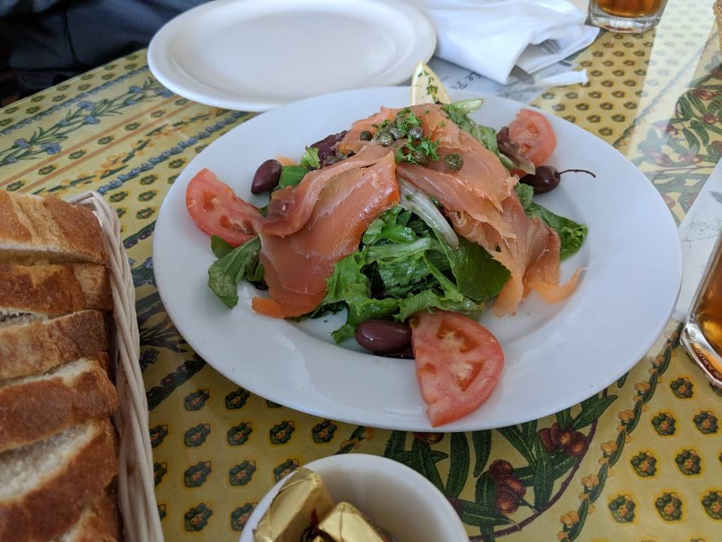 Le Petit Cafe | restaurant | 2842 Colorado Ave, Santa Monica, CA 90404, USA | 3108296792 OR +1 310-829-6792