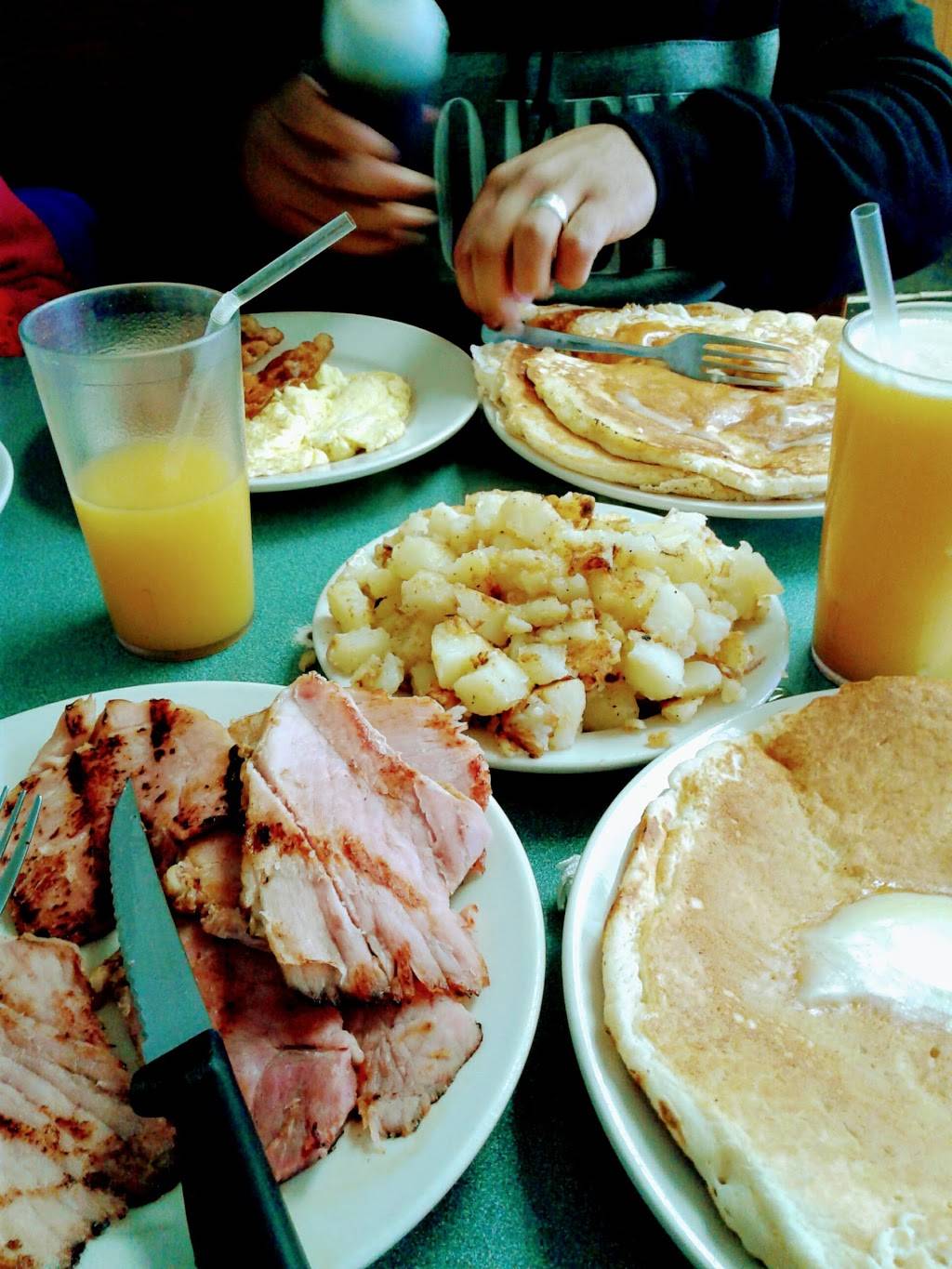 Als Place | restaurant | 134 Providence St, Woonsocket, RI 02895, USA | 4017626330 OR +1 401-762-6330