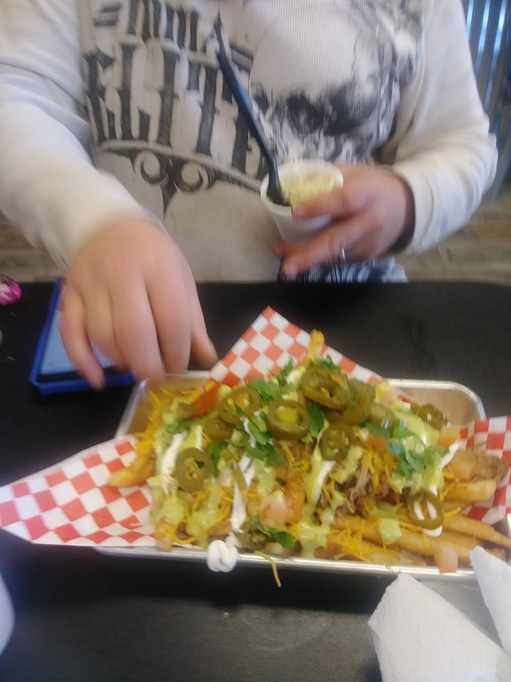 Dads Bar-B-Que & Catering | restaurant | 189 E Lerdo Hwy, Shafter, CA 93263, USA | 6612925183 OR +1 661-292-5183