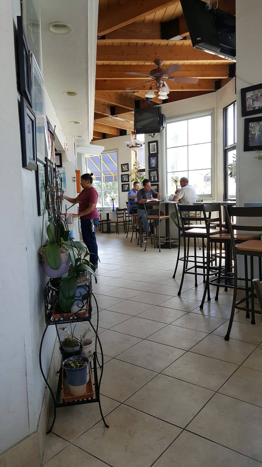 Sunny Grill | restaurant | 12035 Venice Blvd, Los Angeles, CA 90066, USA | 3103908989 OR +1 310-390-8989