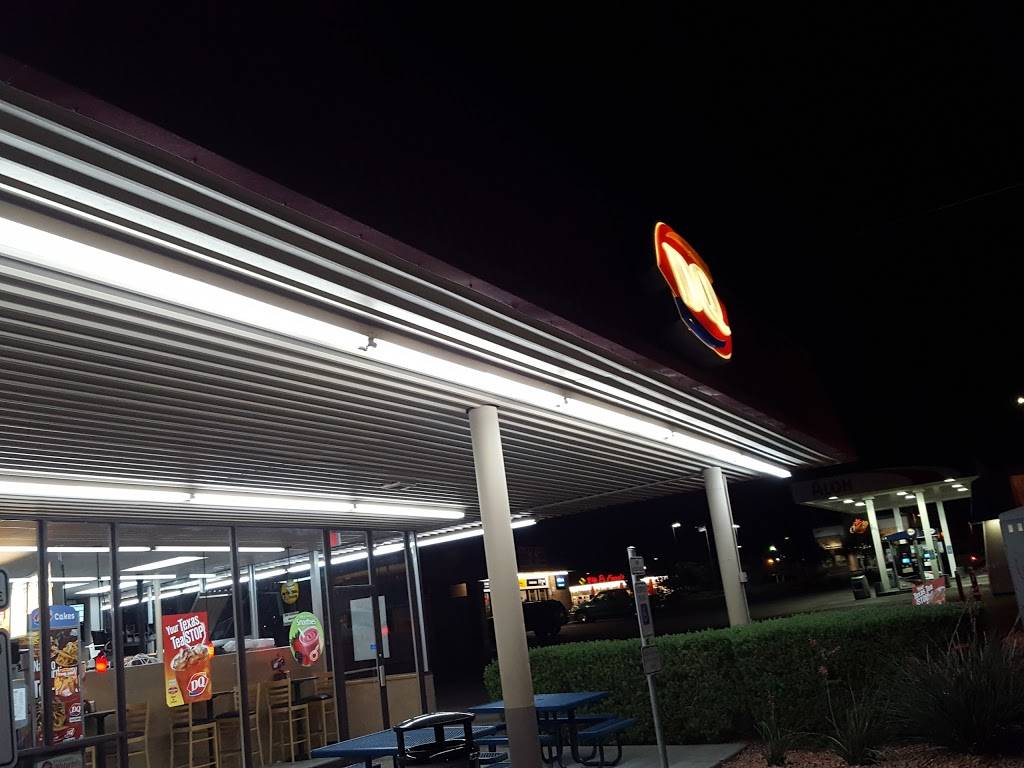Dairy Queen | restaurant | 595 N Yarbrough Dr, El Paso, TX 79915, USA | 9155920722 OR +1 915-592-0722