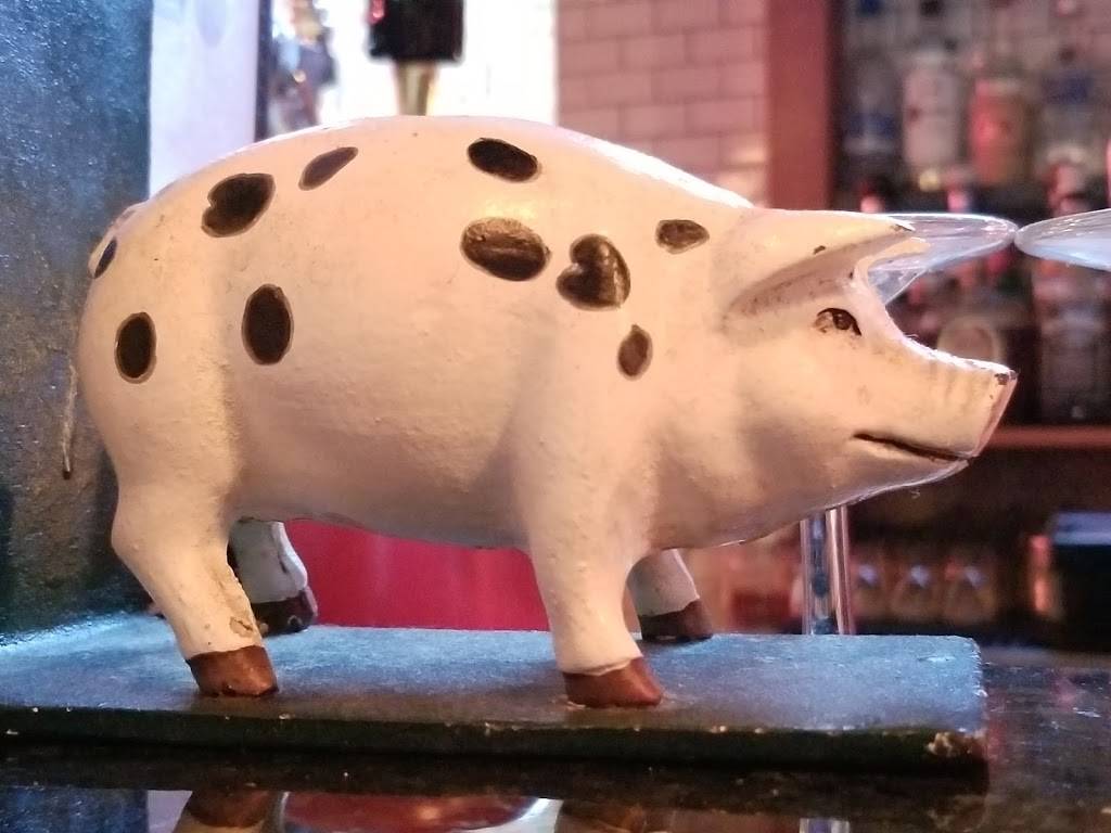 The Bar-B-Que Bar | night club | 10863 W Magnolia Blvd, North Hollywood, CA 91601, USA | 8187540030 OR +1 818-754-0030