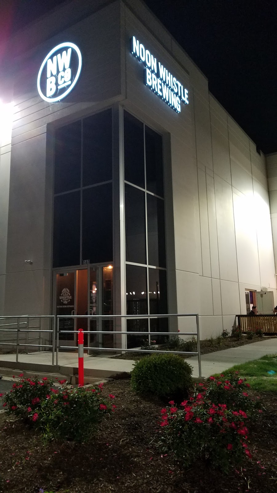 Noon Whistle Brewing | restaurant | 1748 W Jefferson Ave, Naperville, IL 60540, USA | 3314314882 OR +1 331-431-4882