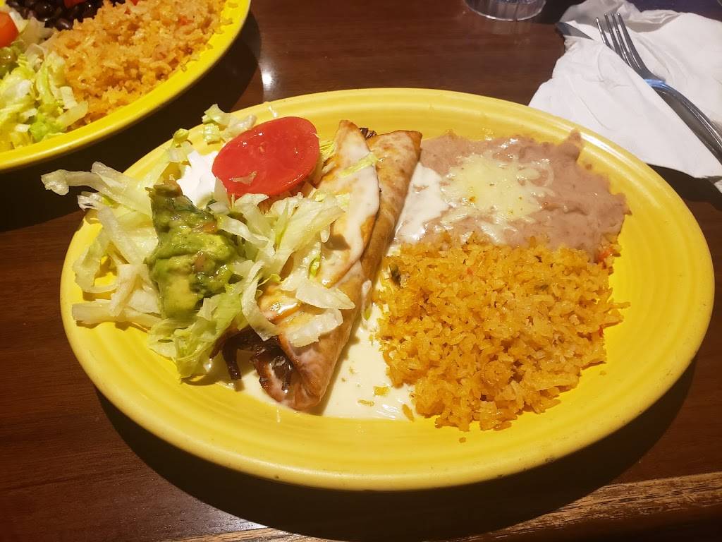 Los Portales | restaurant | 2385 Lake Rd, Dyersburg, TN 38024, USA | 7312878918 OR +1 731-287-8918