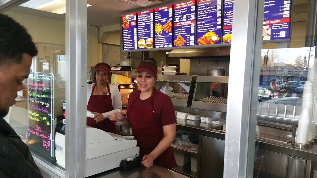 Gyros & More | restaurant | 1515 Broadway Ave, Lorain, OH 44052, USA | 4402446120 OR +1 440-244-6120