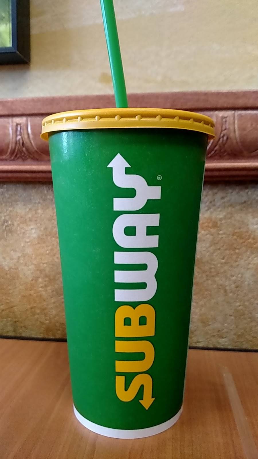 Subway Restaurants | restaurant | 6780 E 10 Mile Rd, Center Line, MI 48015, USA | 5867594798 OR +1 586-759-4798