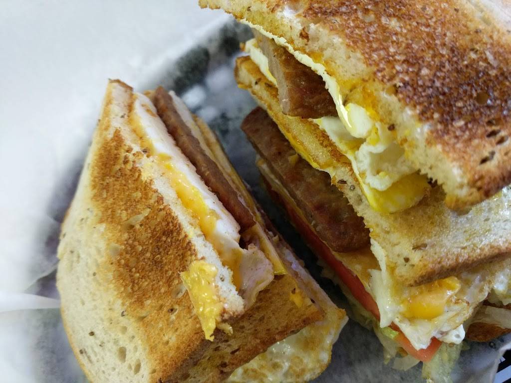 Danos Diner | restaurant | 1487 Mayport Rd, Atlantic Beach, FL 32233, USA | 9042470100 OR +1 904-247-0100