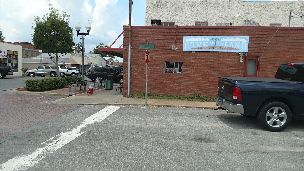 Coney Island | restaurant | 107 N, Main St, Crestview, FL 32536, USA | 8506831045 OR +1 850-683-1045