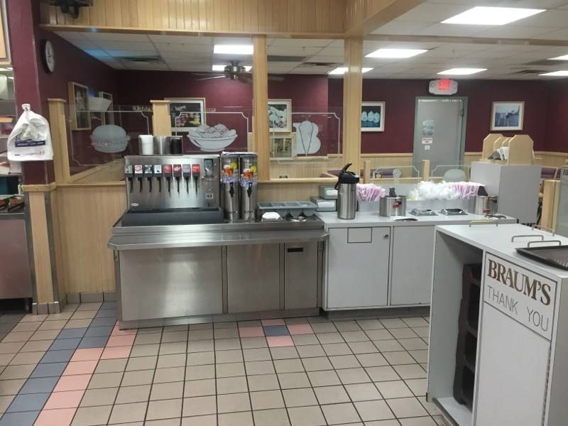 Braums Ice Cream & Burger Restaurant | restaurant | 1308 S Garnett Rd, Tulsa, OK 74128, USA | 9184375531 OR +1 918-437-5531