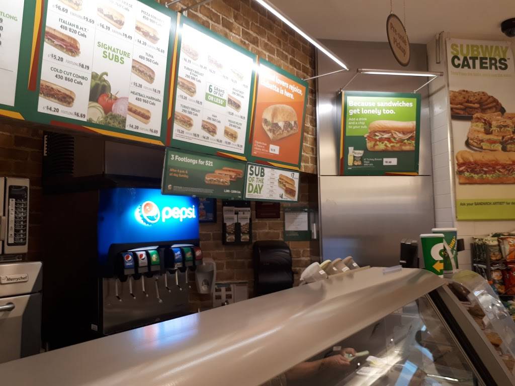 Subway | restaurant | The Promenade Shopping Centre Unit #F114, Thornhill, ON L4J 4P8, Canada | 9055977187 OR +1 905-597-7187