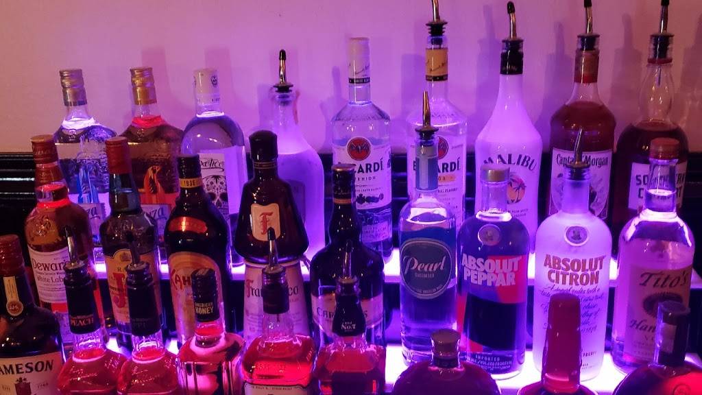 Grandpas Lounge | restaurant | 50160 Highway Dr Suite A, Cleveland, OK 74020, USA | 4796859557 OR +1 479-685-9557