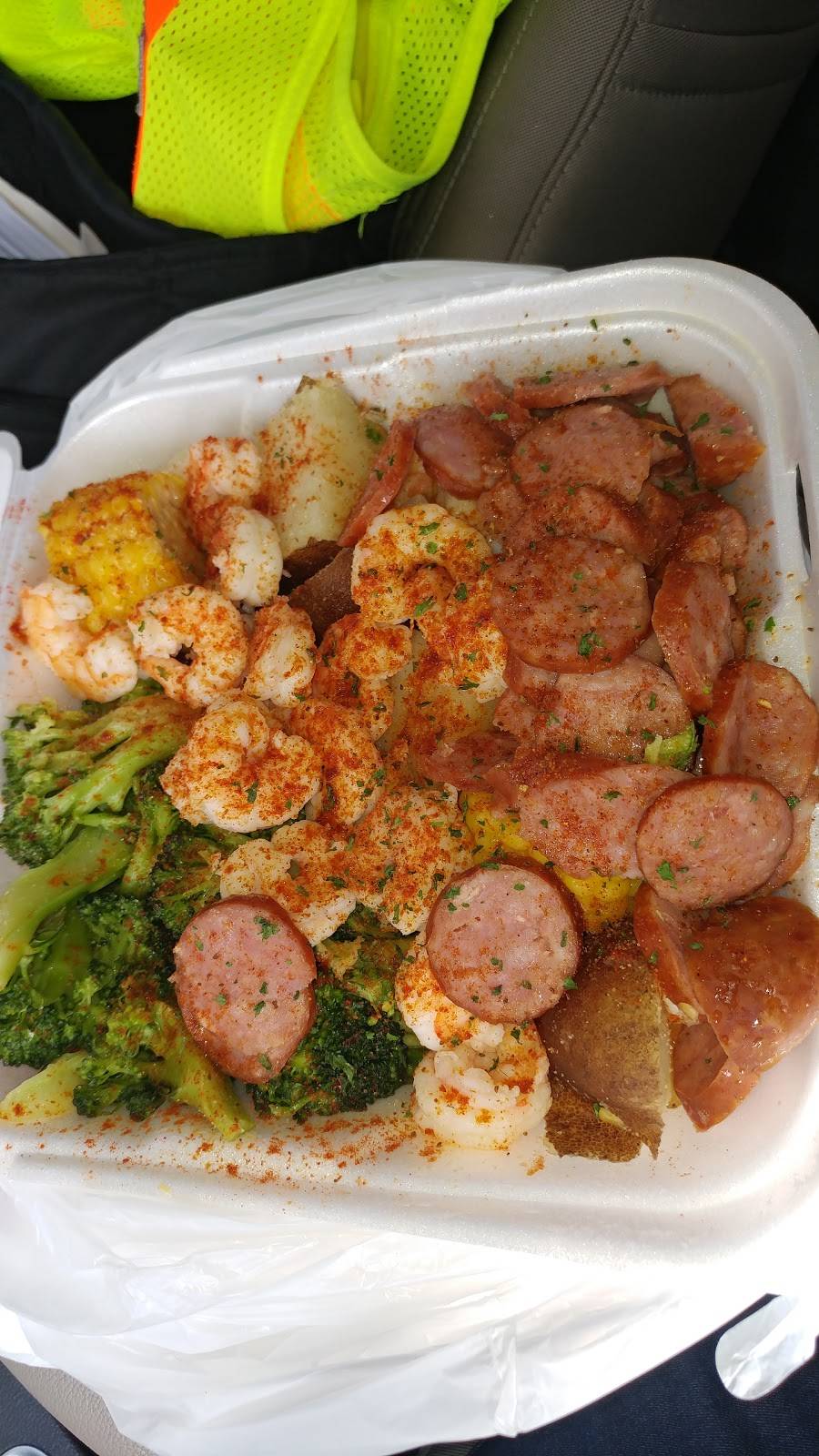 LT New Orleans Seafood Market | restaurant | 585 Joseph E Lowery Blvd SW, Atlanta, GA 30310, USA | 4045001954 OR +1 404-500-1954