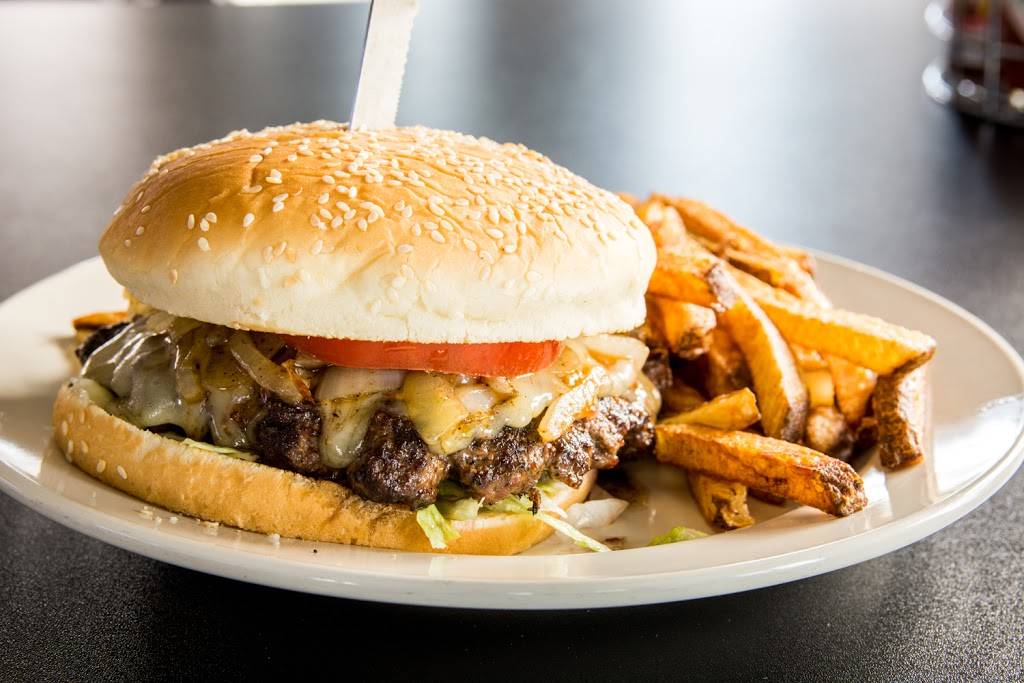 Red Caboose | restaurant | 210 Fulton Shipyard Rd, Antioch, CA 94509, USA | 9257771921 OR +1 925-777-1921