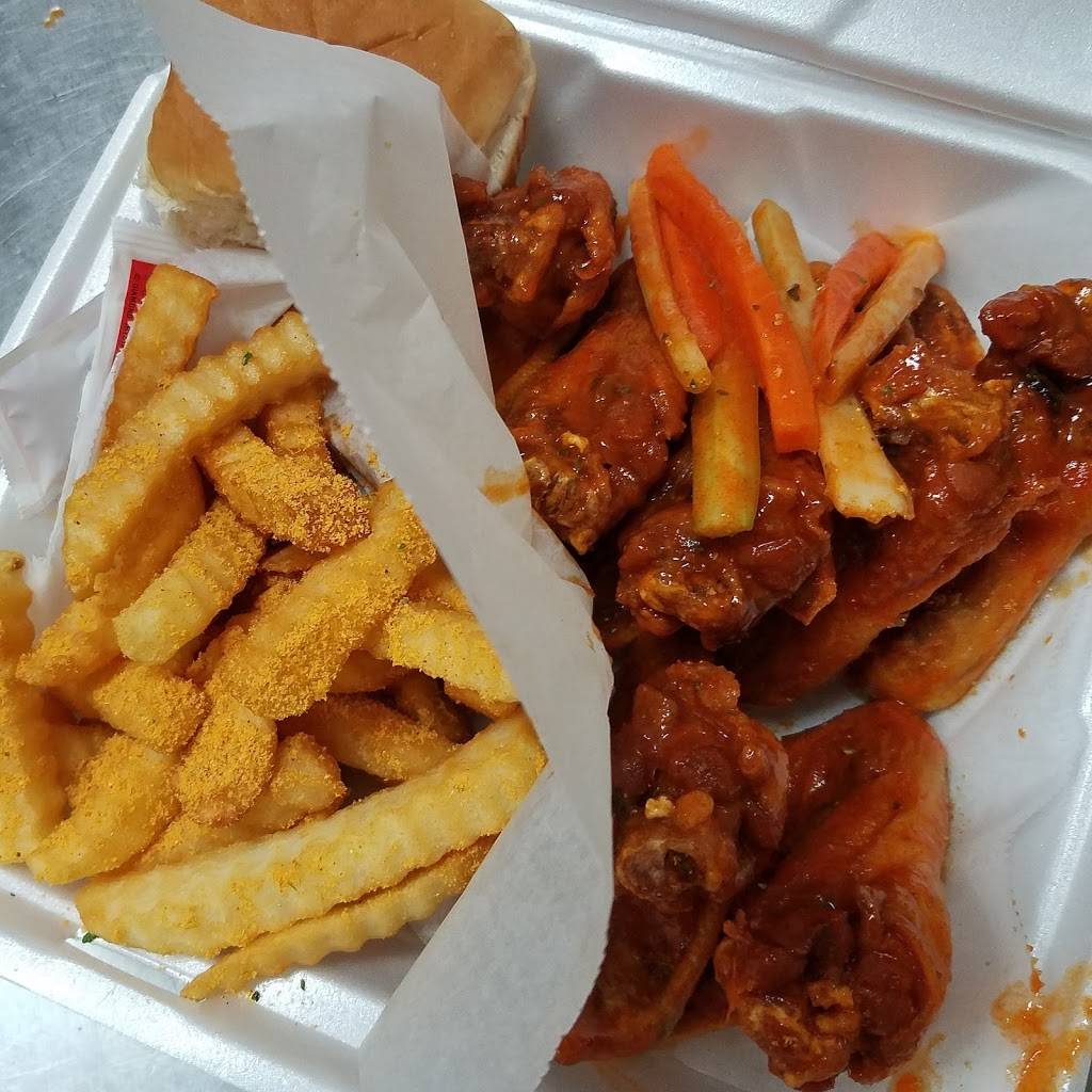 Crumpys Hot Wings Downtown | restaurant | 336 N Dunlap St, Memphis, TN 38105, USA | 9013473179 OR +1 901-347-3179