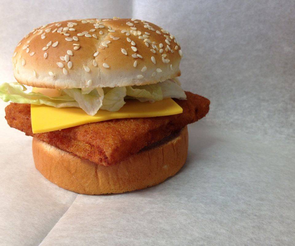 Shake A Burger | restaurant | 107 Brazeau Ave, Oconto, WI 54153, USA | 9208346200 OR +1 920-834-6200