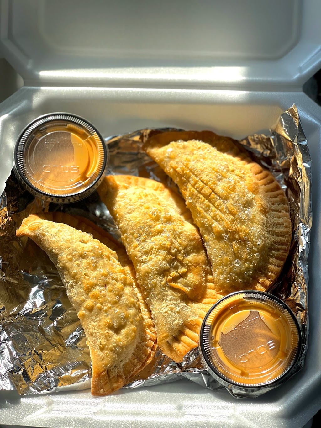 Crusin Sushi (Food Truck) | restaurant | 1615 S Loop W, Houston, TX 77054, USA | 8324053994 OR +1 832-405-3994