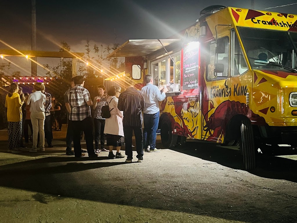 Cochon King BBQ | restaurant | 5321 Franklin Ave, New Orleans, LA 70122, USA | 5048845153 OR +1 504-884-5153