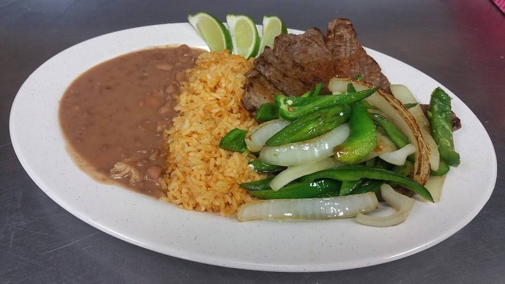 Compadres | restaurant | 92-21 Liberty Ave, Ozone Park, NY 11417, USA | 7183232660 OR +1 718-323-2660