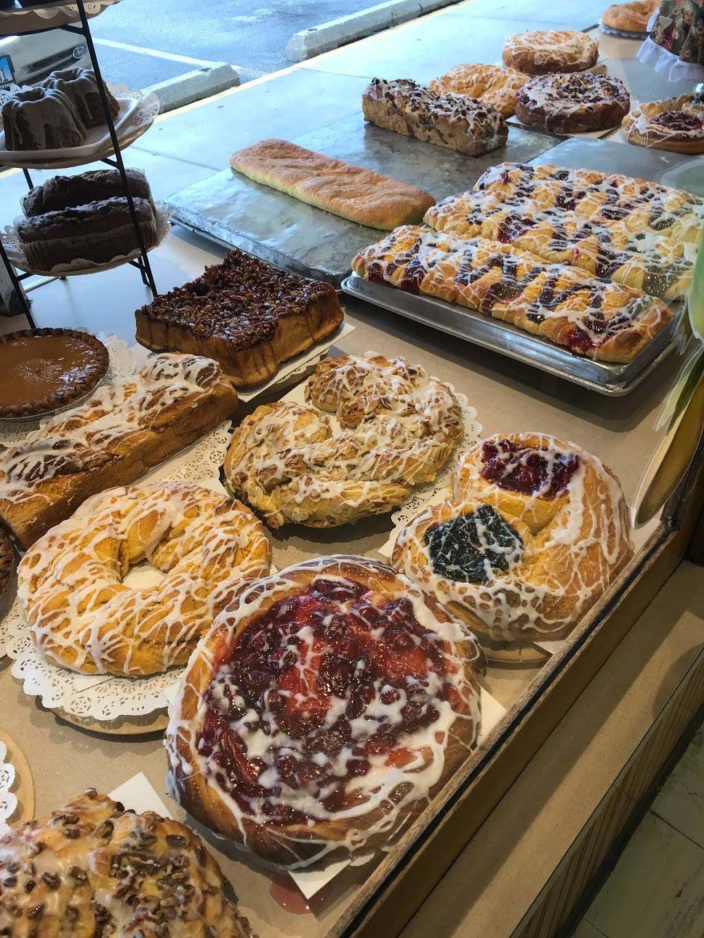 Cumberland Station Bake Shop | bakery | 36 E Northwest Hwy, Des Plaines, IL 60016, USA | 8478277810 OR +1 847-827-7810