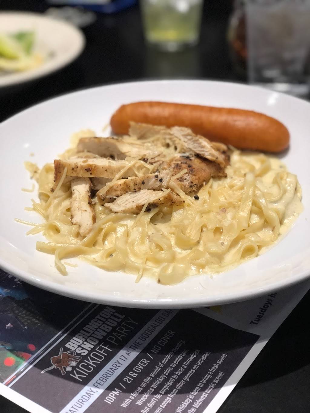 Boogaloo Sports Bar & Grill | restaurant | 3001 Winegard Dr, Burlington, IA 52601, USA | 3197532946 OR +1 319-753-2946