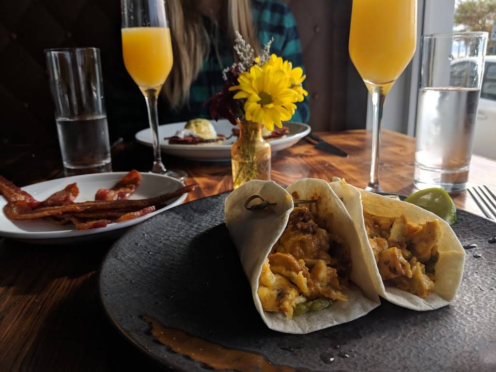 Willow | restaurant | 129 E Bay St, Harbor Springs, MI 49740, USA | 2319285188 OR +1 231-928-5188