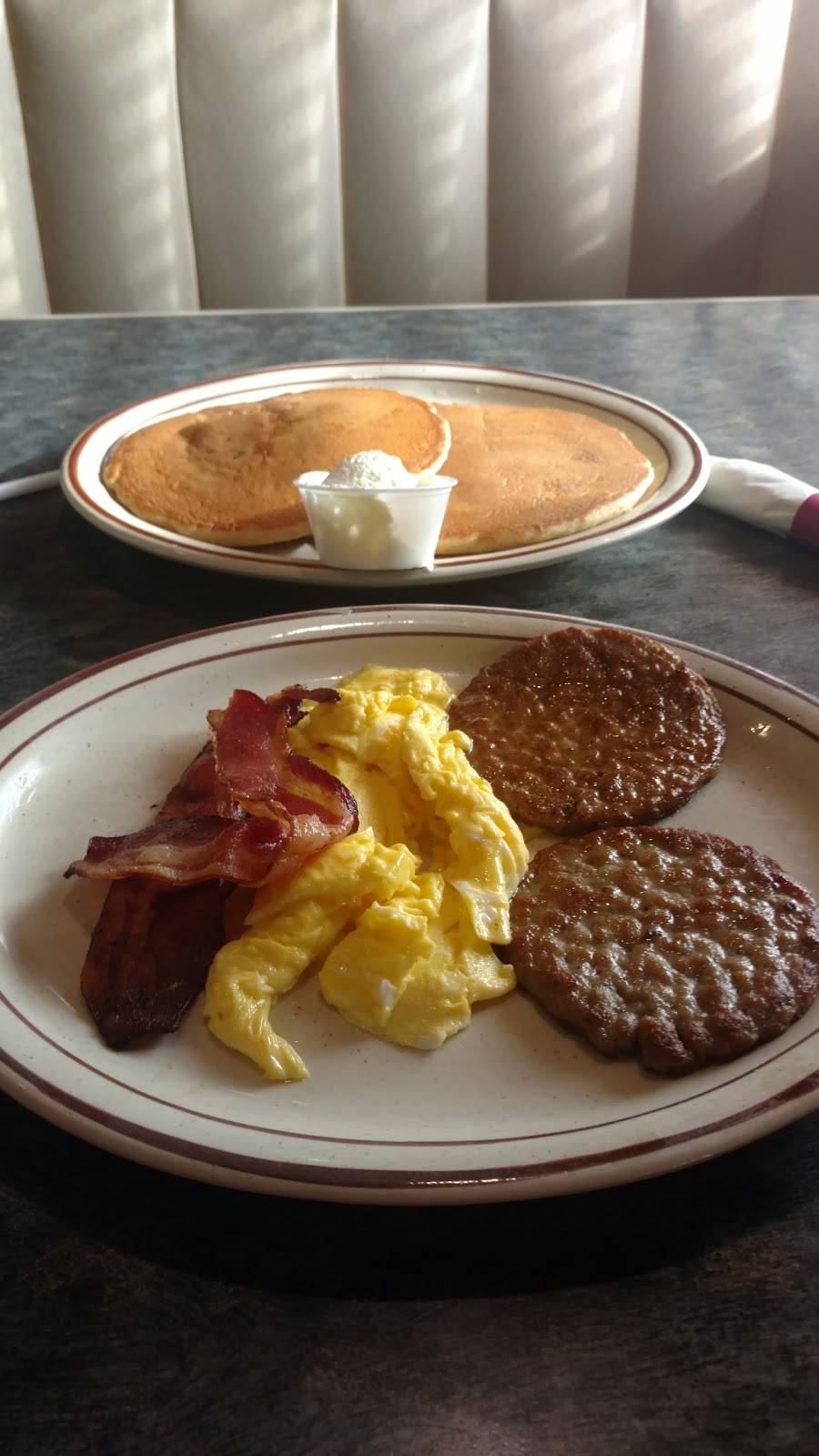 Plaza Restaurant | restaurant | 6406 Emlenton Clintonville Rd, Emlenton, PA 16373, USA | 7248679171 OR +1 724-867-9171