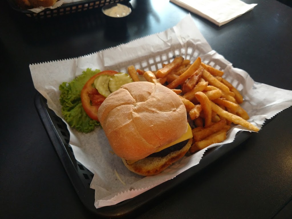 Light Palace Pub & Grill | restaurant | 5880 S Packard Ave, Cudahy, WI 53110, USA | 4144892652 OR +1 414-489-2652