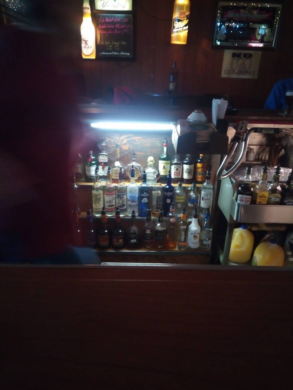 Lincoln Bar & Grill Inc | restaurant | 701 W Market St # 1, York, PA 17401, USA | 7178482201 OR +1 717-848-2201