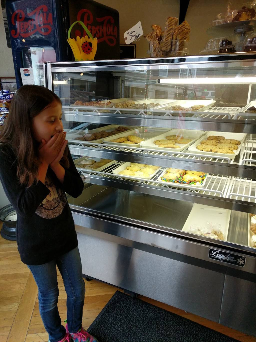 Bellas | bakery | 117 N Center Ave, Somerset, PA 15501, USA | 8144449000 OR +1 814-444-9000