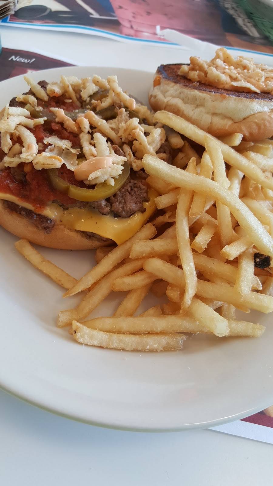 Steak n Shake | restaurant | 275 E Army Trail Rd, Glendale Heights, IL 60139, USA | 6306710551 OR +1 630-671-0551