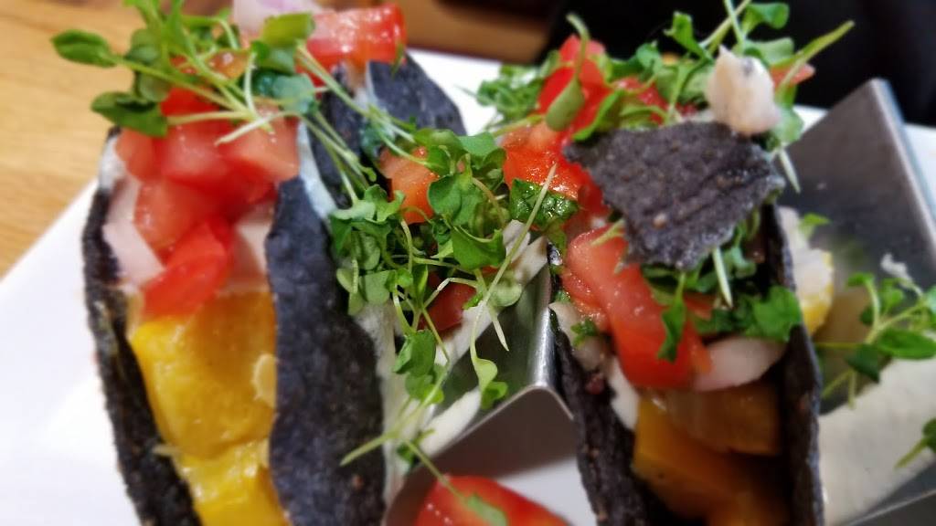 Eds Cantina & Grill | restaurant | 390 E Elkhorn Ave, Estes Park, CO 80517, USA | 9705862919 OR +1 970-586-2919