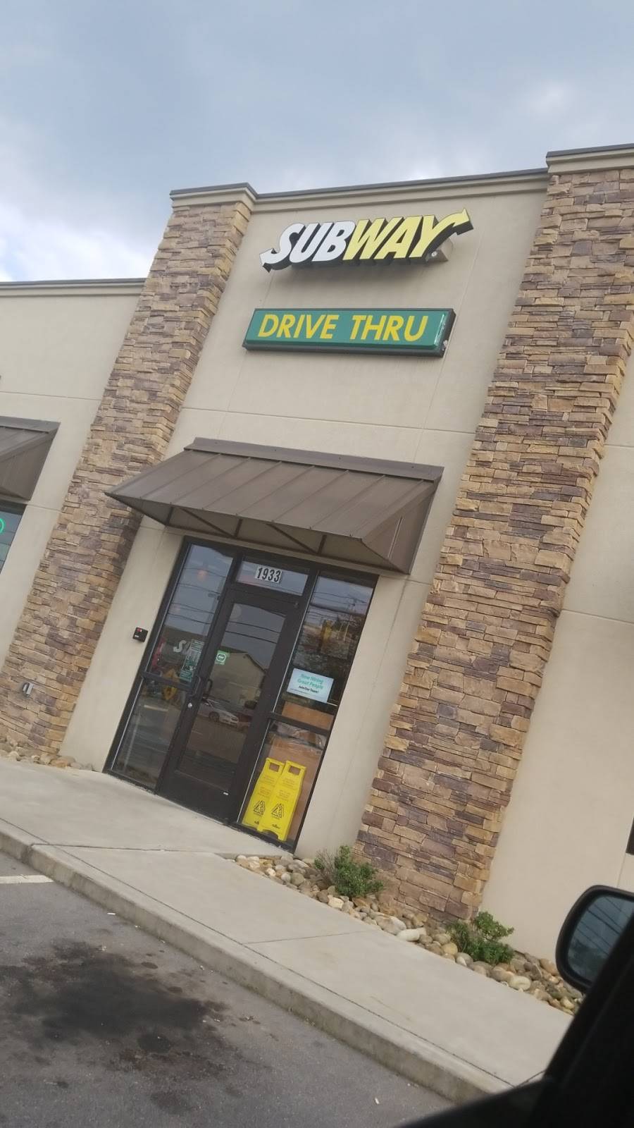 Subway | restaurant | 1933 Topside Rd, Louisville, TN 37777, USA | 8657241410 OR +1 865-724-1410