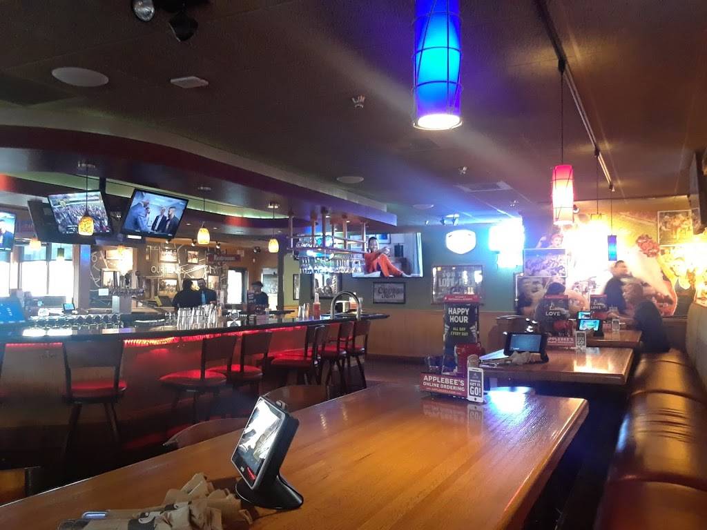 Applebees Grill + Bar | restaurant | 7007 N Cedar Ave, Fresno, CA 93720, USA | 5593227144 OR +1 559-322-7144