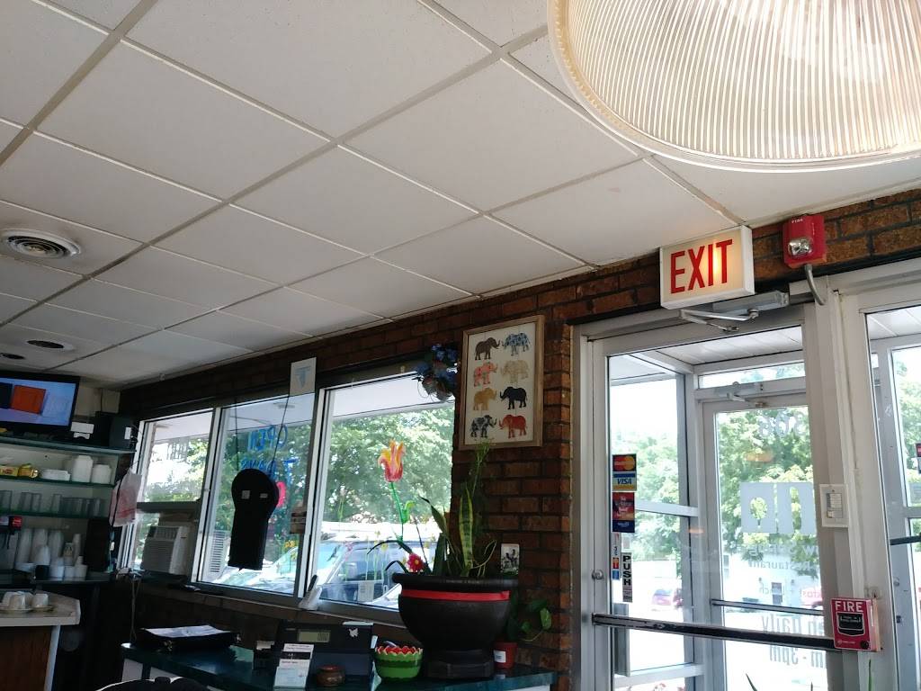 Willow Springs Family Restaurant | restaurant | 8306 Archer Ave, Willow Springs, IL 60480, USA | 7083305005 OR +1 708-330-5005