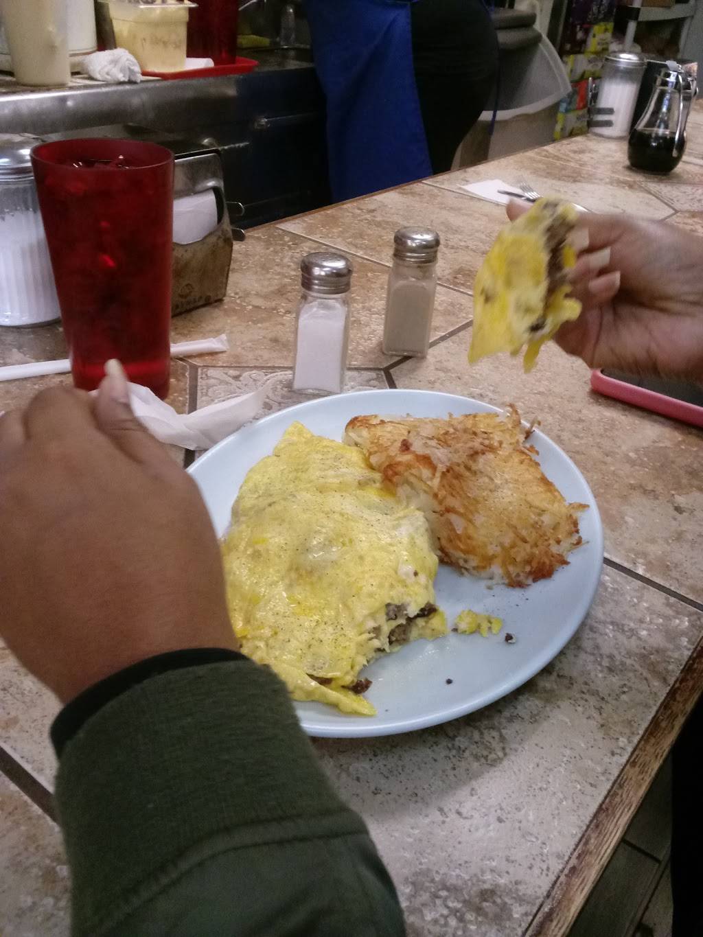 Joes Grill | restaurant | 5102 S Racine Ave, Chicago, IL 60609, USA | 7735483173 OR +1 773-548-3173