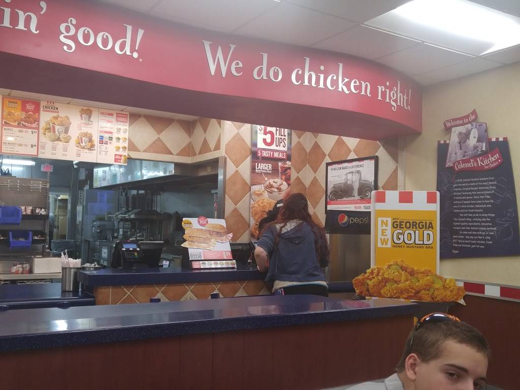 KFC | restaurant | 645 Carlyle Ave, Belleville, IL 62221, USA | 6182357661 OR +1 618-235-7661