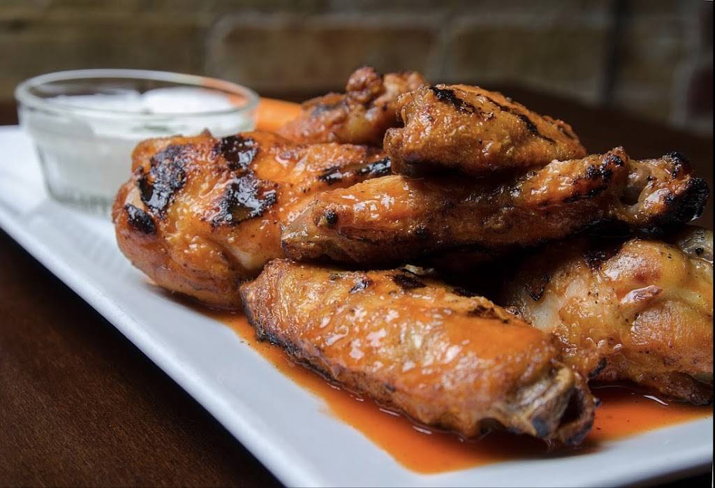 Mullanes Bar & Grill | restaurant | 71 Lafayette Ave, Brooklyn, NY 11217, USA | 7187977606 OR +1 718-797-7606