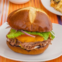 Luckeys Cafe | restaurant | 1512 W Taylor St, Chicago, IL 60607, USA | 3126249770 OR +1 312-624-9770