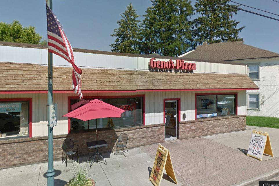 Genos Golden Pizza & Pub | restaurant | 113 N Riverview Dr, Parchment, MI 49004, USA | 2693457266 OR +1 269-345-7266