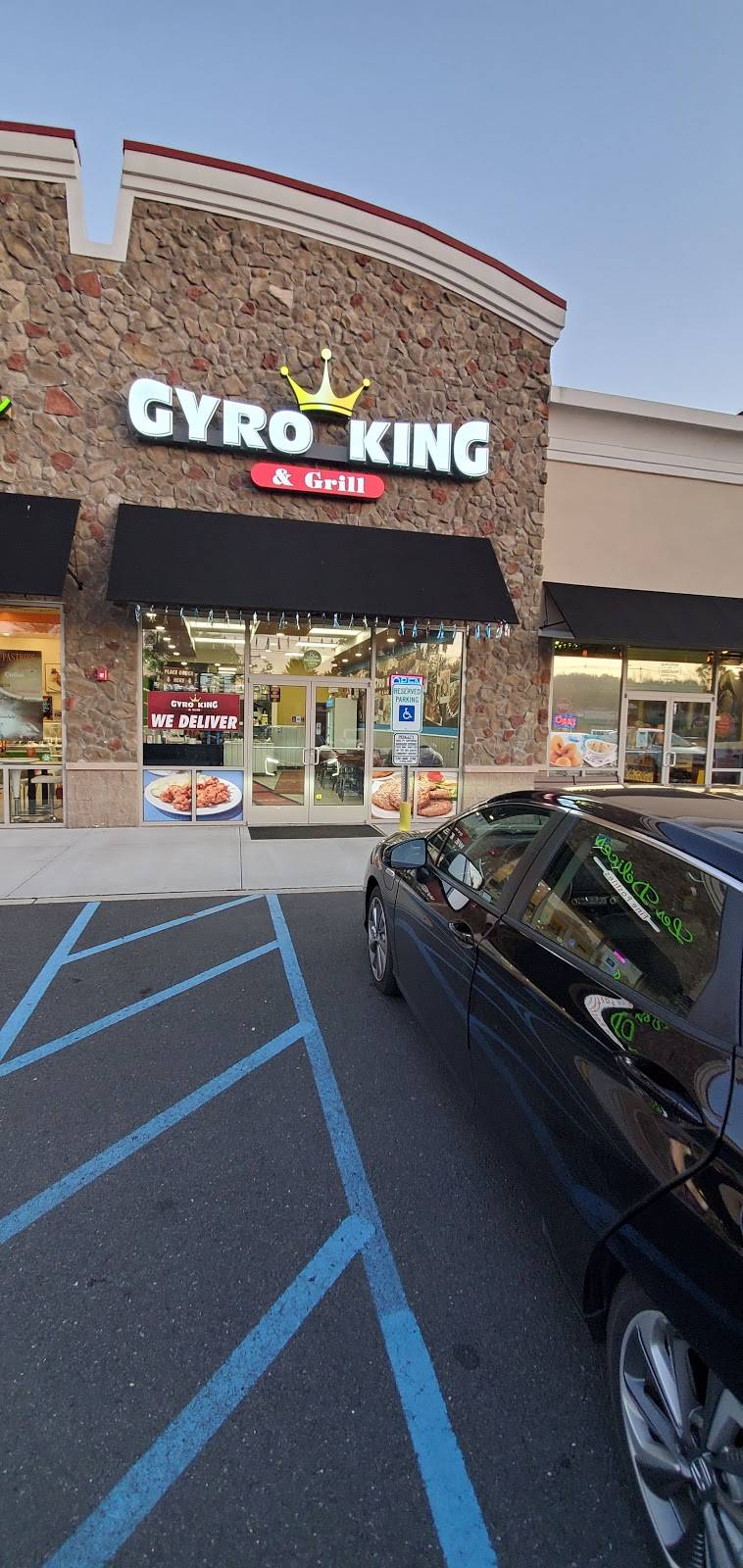 Gyro King & Grill | restaurant | 3000 NJ-27, Kendall Park, NJ 08824, USA | 7324193850 OR +1 732-419-3850