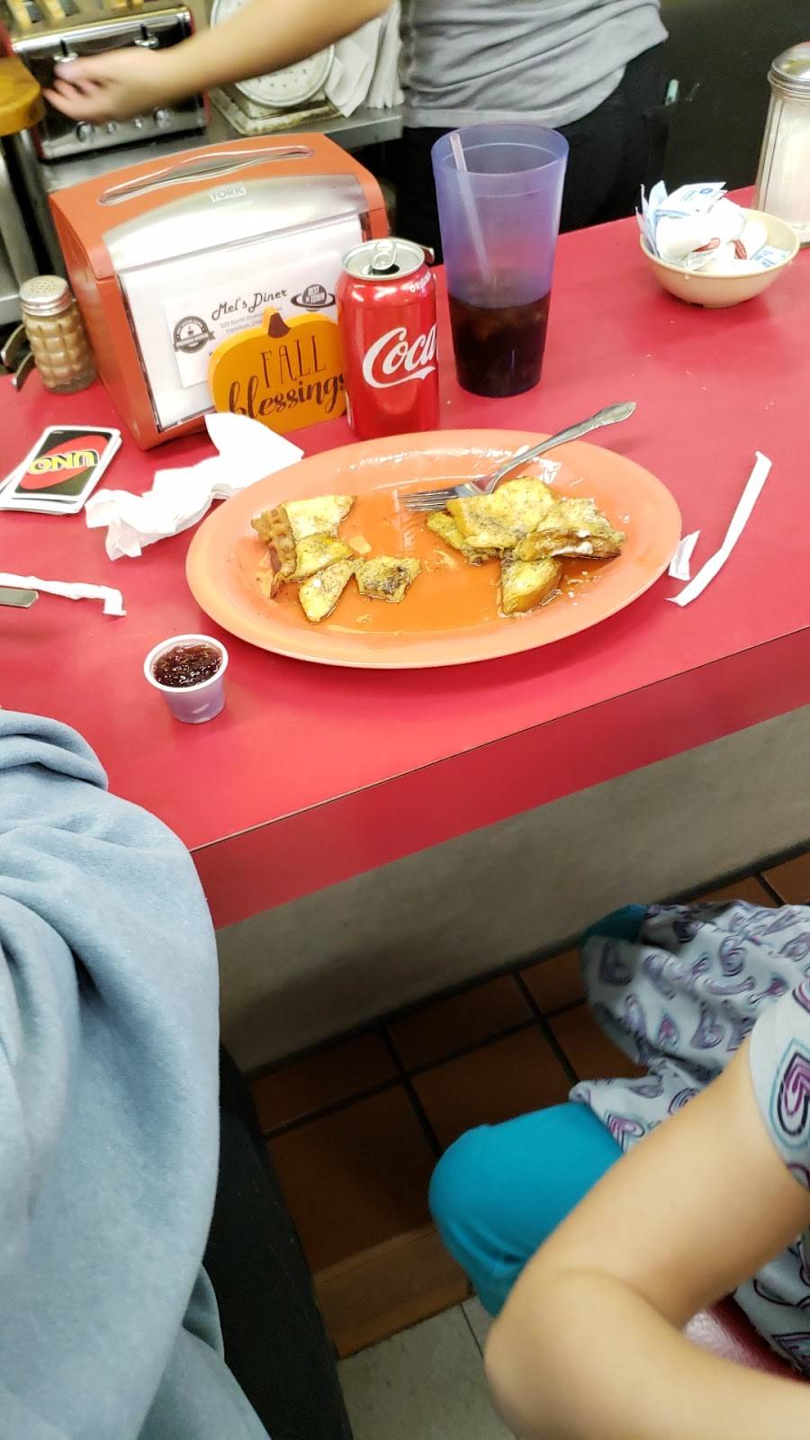 Mels Diner | meal takeaway | 103 S Riverside Dr, Hamilton, OH 45011, USA | 5138639210 OR +1 513-863-9210