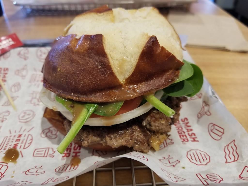 Smashburger | restaurant | 4828 Edgmont Ave, Brookhaven, PA 19015, USA | 4844803565 OR +1 484-480-3565