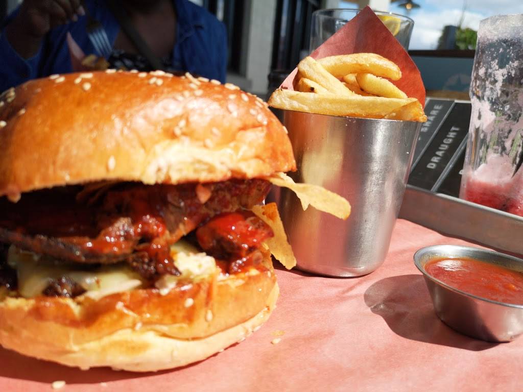 Beertown Public House | restaurant | 561 Hespeler Rd #1A, Cambridge, ON N1R 6J4, Canada | 5196290288 OR +1 519-629-0288