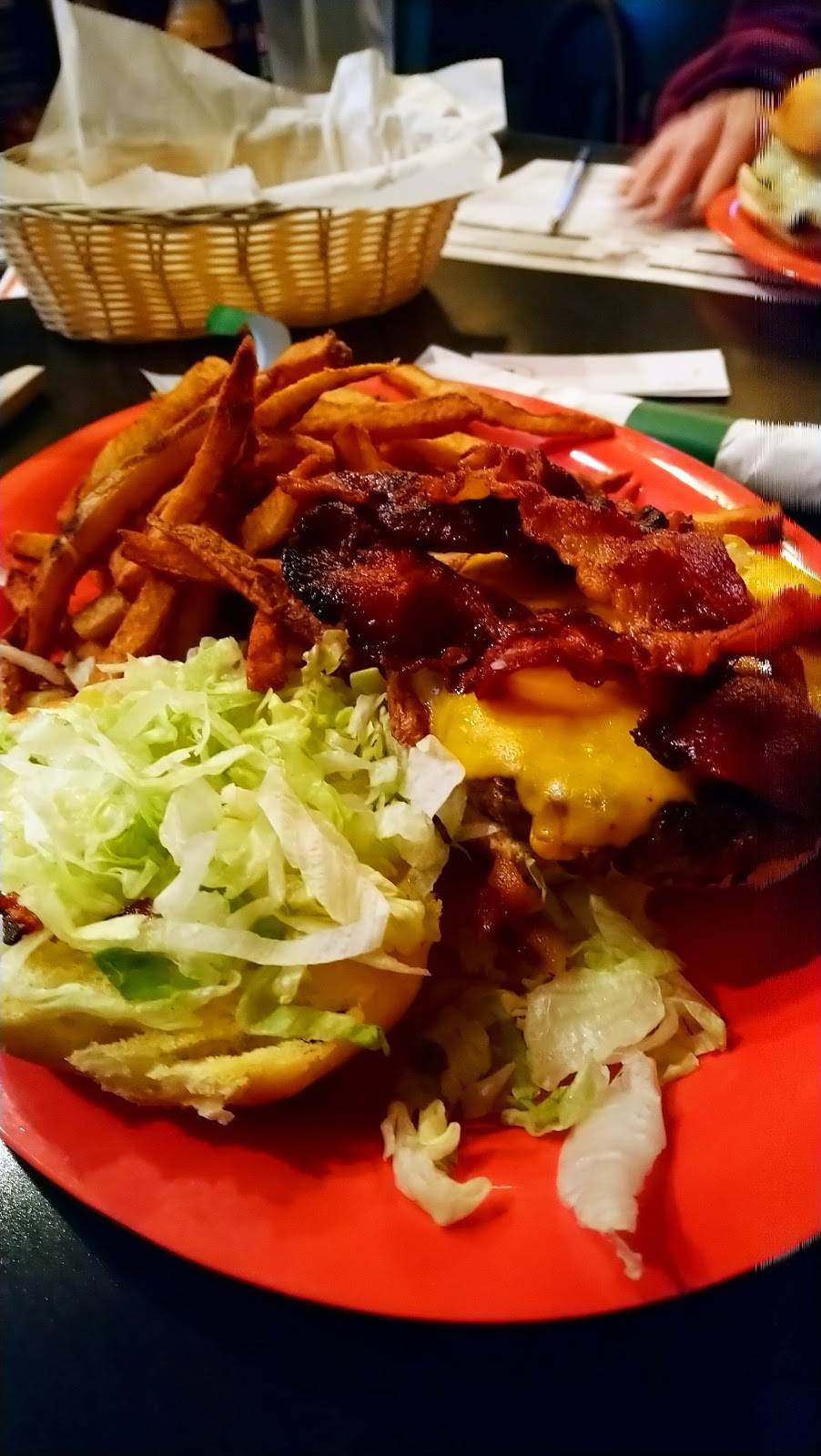 On Tap Stow | restaurant | 4396 Kent Rd, Stow, OH 44224, USA | 3306865359 OR +1 330-686-5359