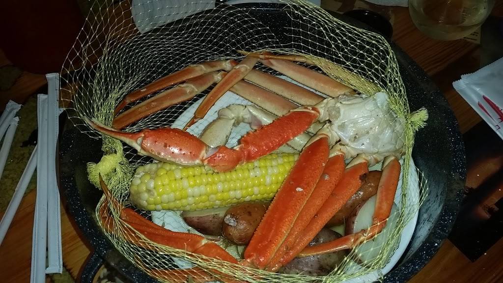 Joes Crab Shack | restaurant | 3239 Silverlake Village Dr, Pearland, TX 77584, USA | 7134368880 OR +1 713-436-8880