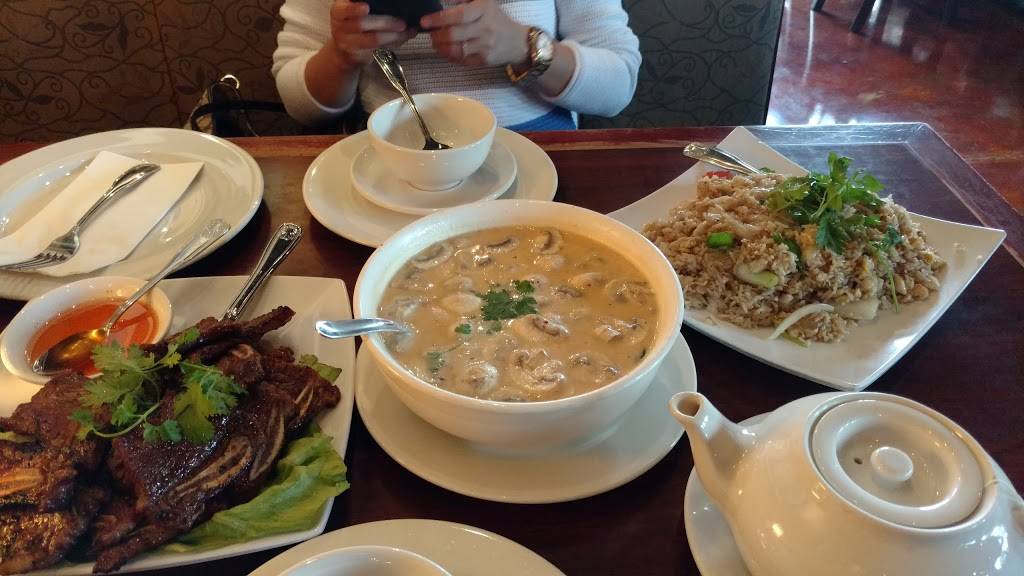 Simply Thai | restaurant | 235 Strander Blvd #140, Tukwila, WA 98188, USA | 2065758777 OR +1 206-575-8777